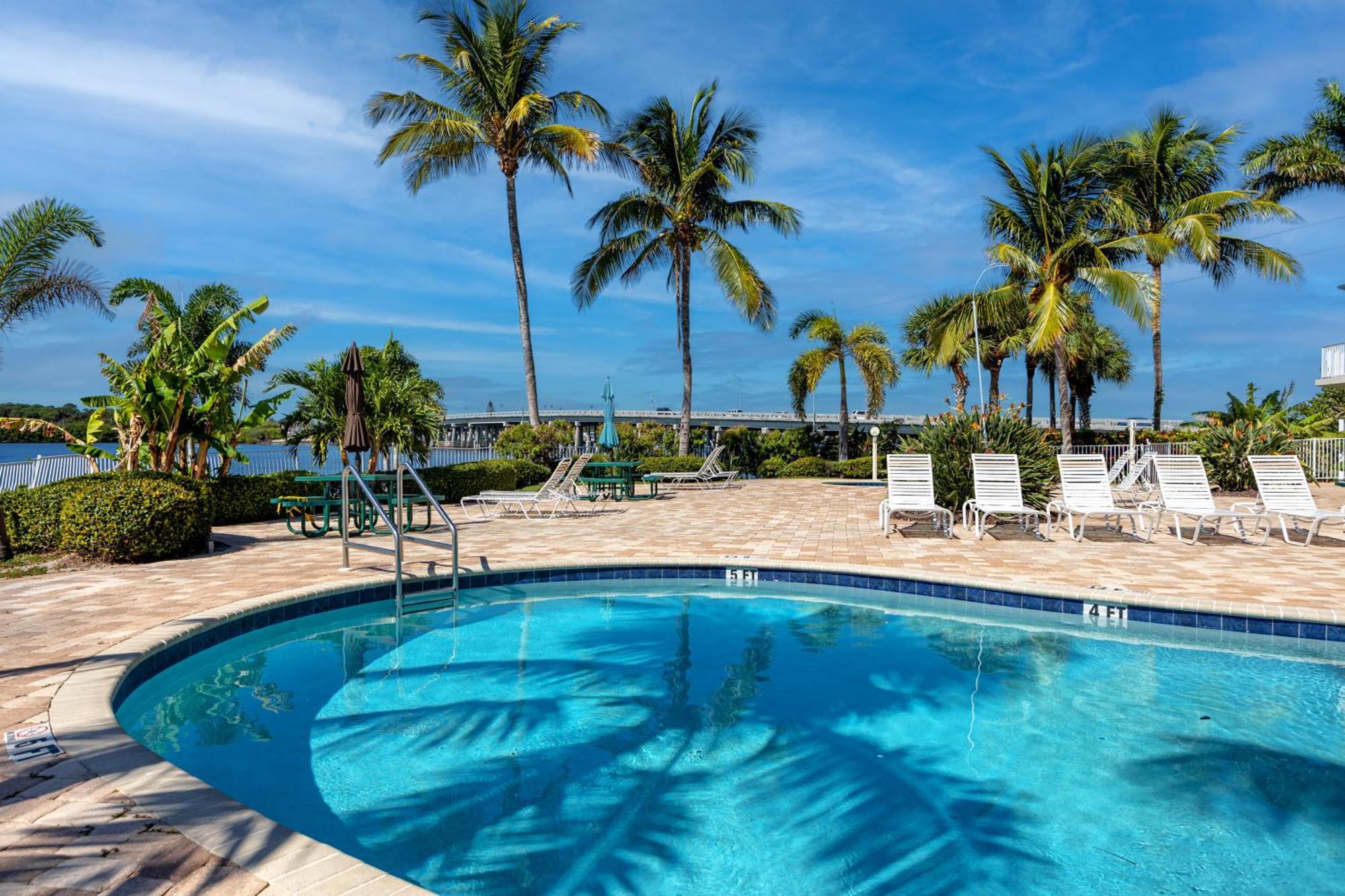 Elegant Waterfront Place For Two/Boca Ciega Resort Сент-Пітерсбург Екстер'єр фото